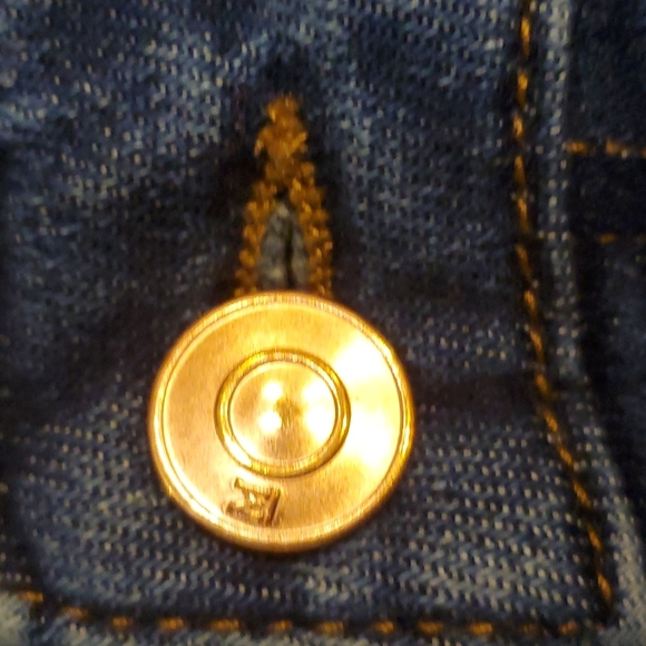 "Distressed" Madison High Rise Crop - Picture 3 of 16